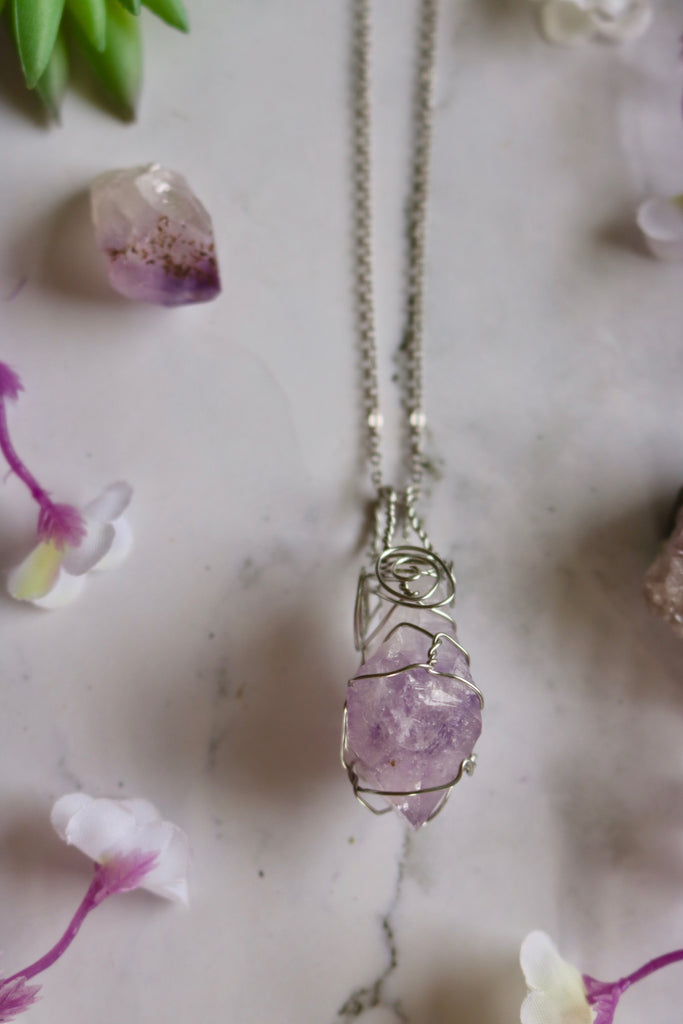 Amethyst - Hexagonal Crystal Pointed Necklace – Aroma Luxe